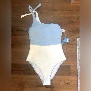 Brand new Cupshe swimsuit
